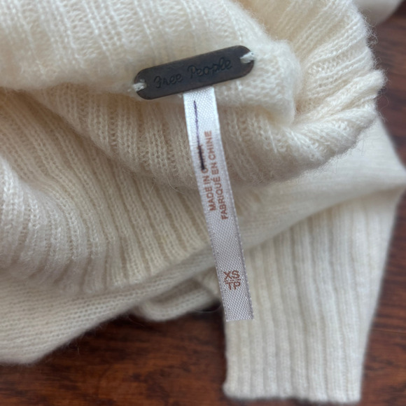 Free People Cream Cropped Sweater - Picture 2 of 3